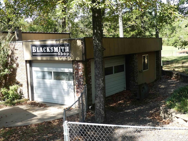 view of front of house featuring a garage