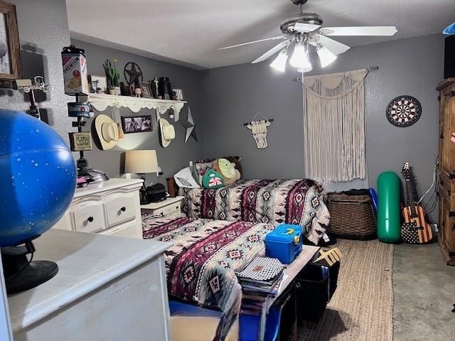 bedroom featuring ceiling fan