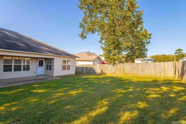 view of yard with a patio