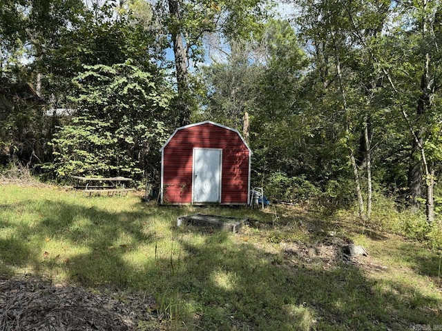 view of outbuilding