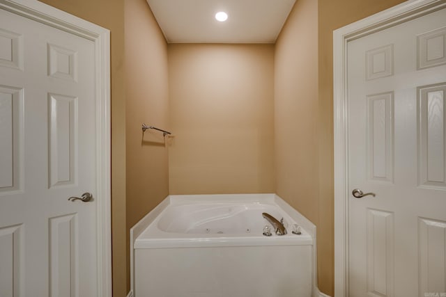 bathroom featuring a bathing tub