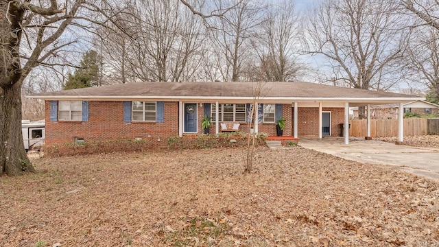 ranch-style house featuring covered porch