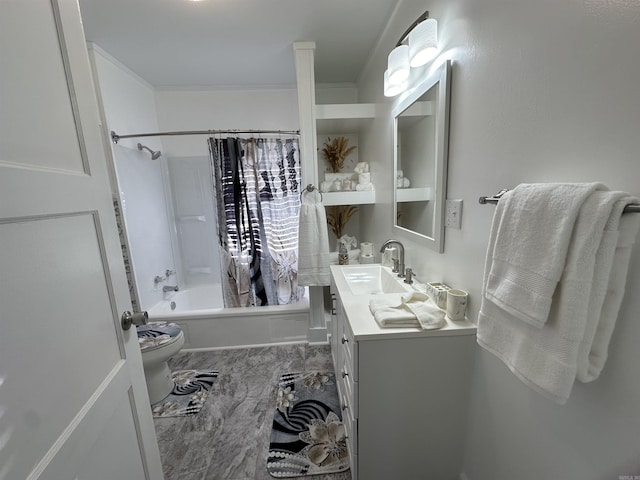 full bath with shower / tub combo, toilet, and vanity