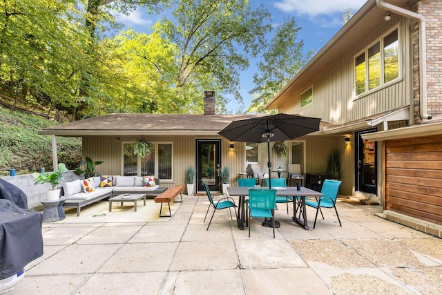 view of patio featuring outdoor lounge area