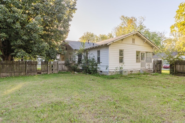 exterior space featuring a yard