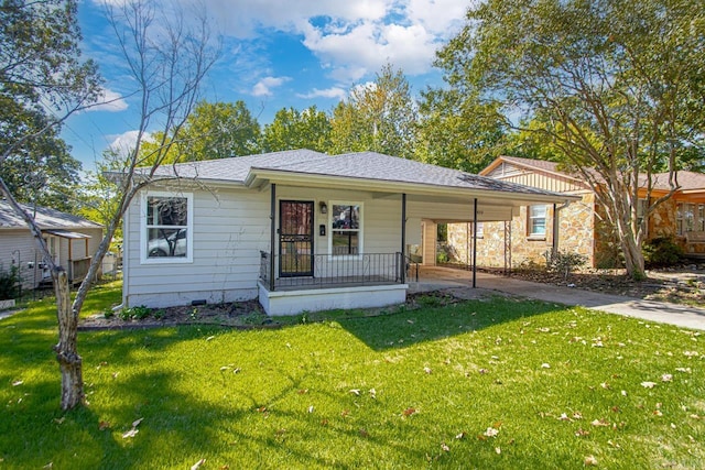 view of front facade featuring covered porch and a front yard