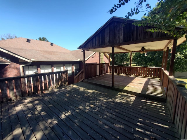 deck with ceiling fan