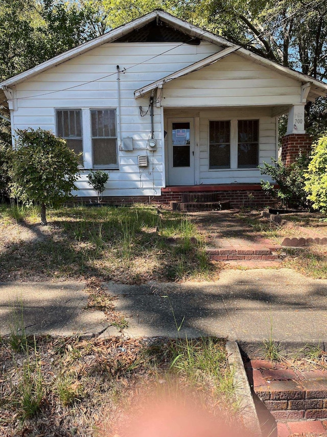 view of front of property featuring a porch