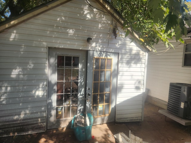 view of outdoor structure with cooling unit