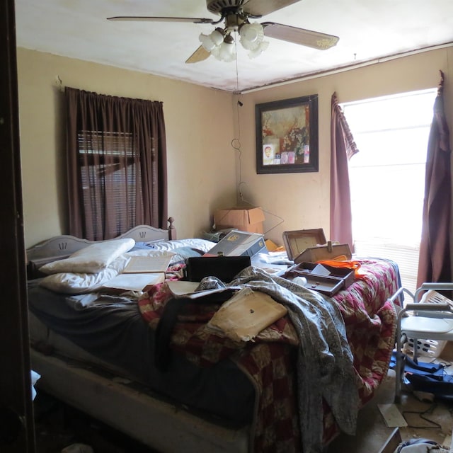 5801 W 7th, Pine Bluff, AR 71603 - bedroom with a ceiling fan