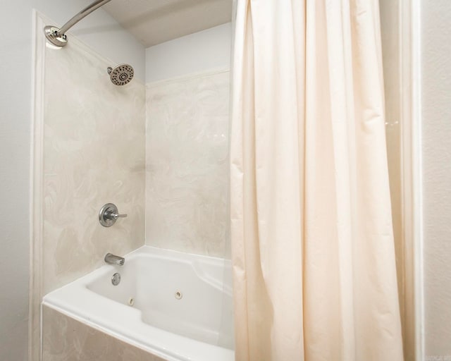 bathroom featuring shower / tub combo