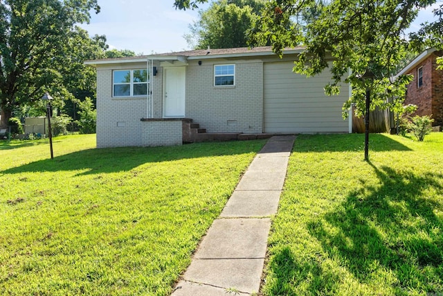 view of front of property with a front yard