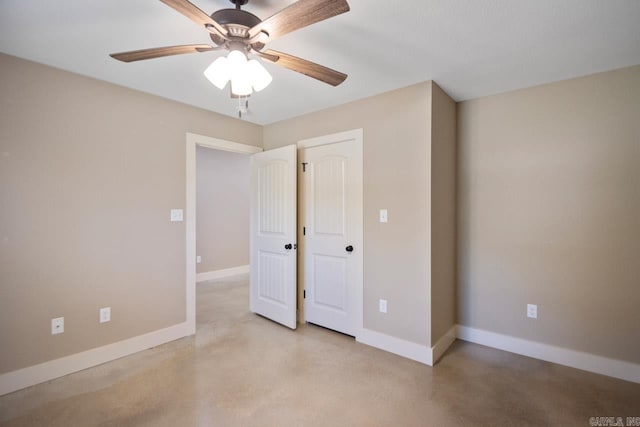 unfurnished bedroom featuring ceiling fan