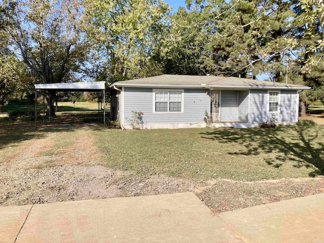 view of front facade featuring a front yard