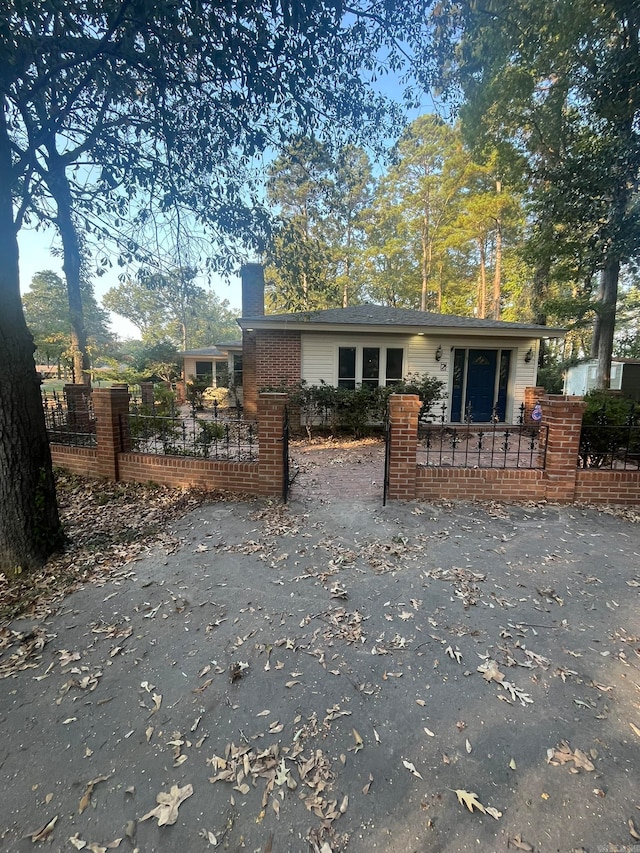 view of front of property