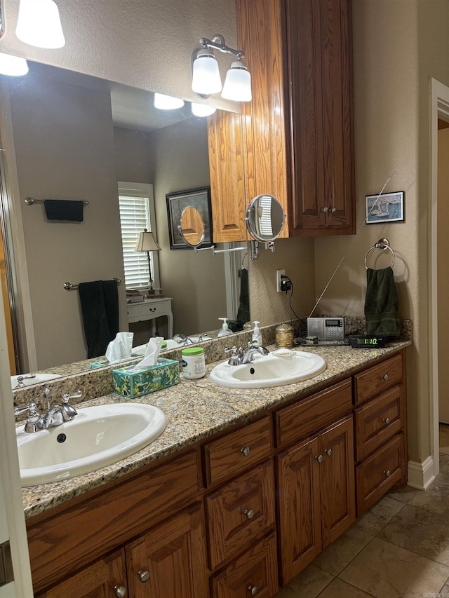 22 Alta Way, Hot Springs Village, AR 71909 - full bathroom featuring double vanity