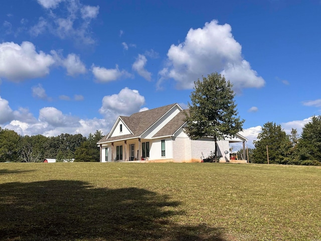 view of front of property with a front lawn