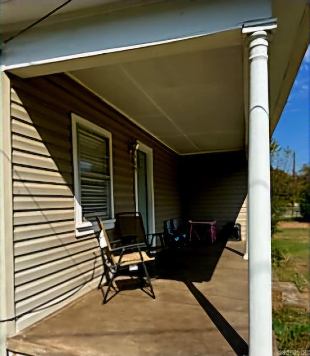 view of patio / terrace with covered porch