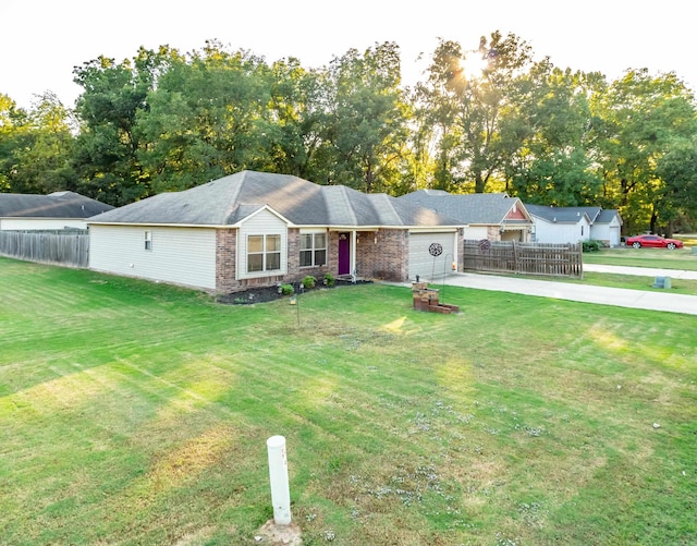 single story home with a front lawn