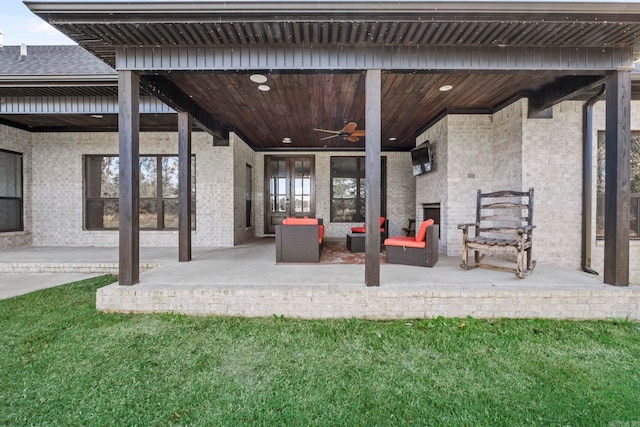 view of patio with ceiling fan