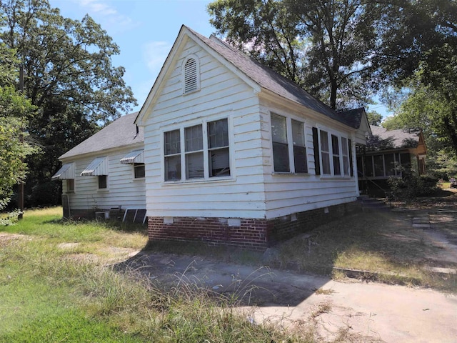 view of home's exterior