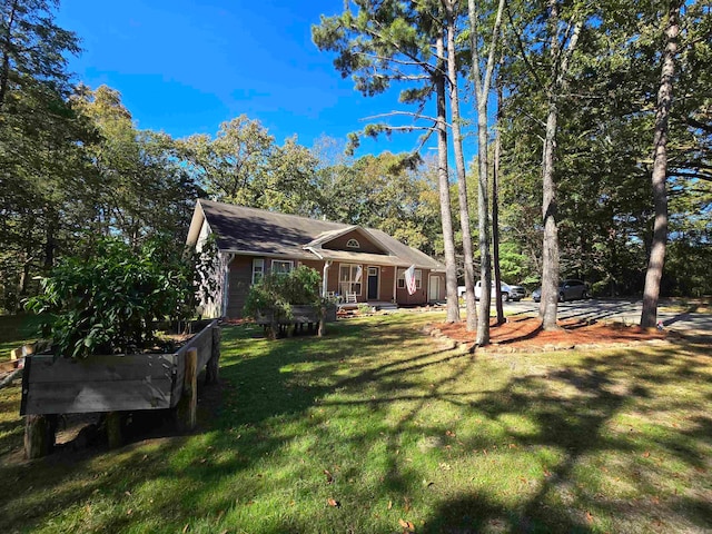 view of front of house with a front lawn