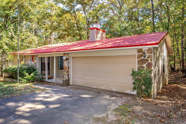 single story home featuring a garage