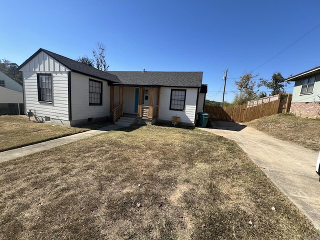 single story home with a front yard