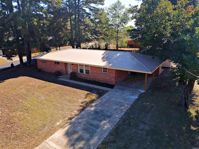 view of front of home with a front yard