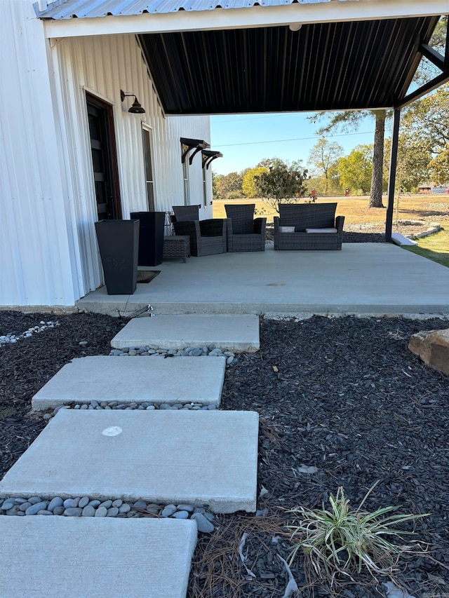 view of yard featuring a patio area and an outdoor living space