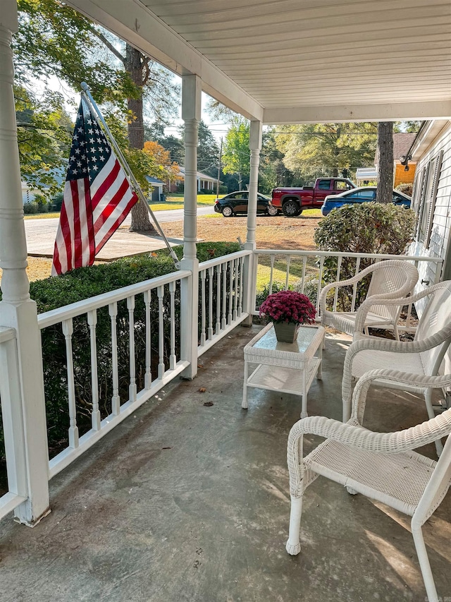 view of patio / terrace with covered porch