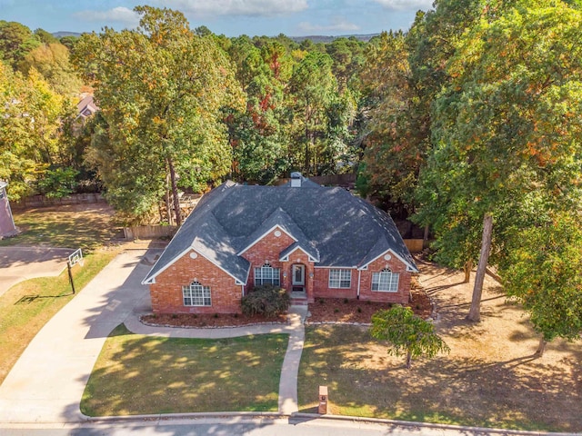 view of front of home with a front yard