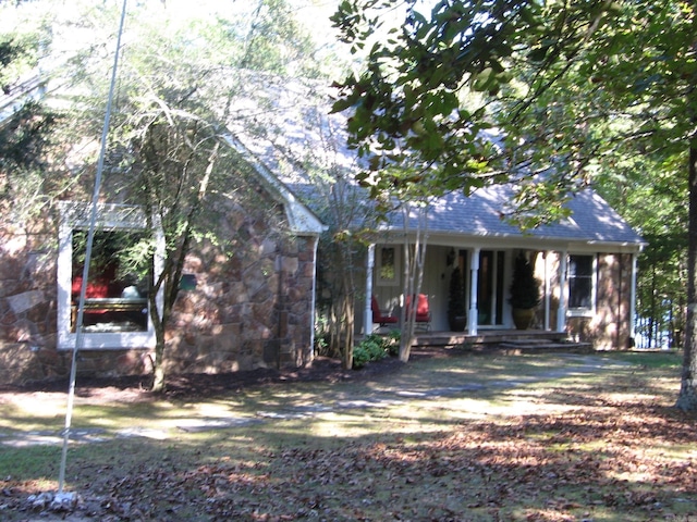 view of front facade with a porch