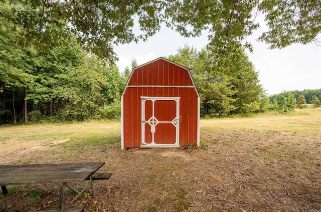 view of outbuilding