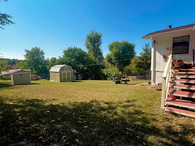 view of yard with a shed