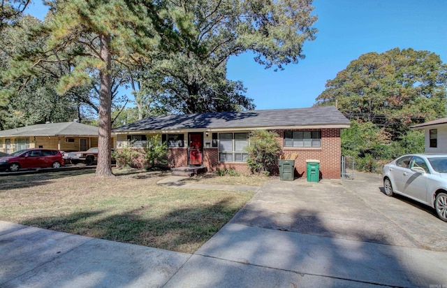 view of front of house with a front yard