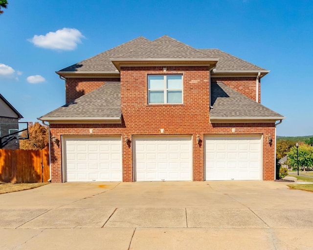 view of front property featuring a garage