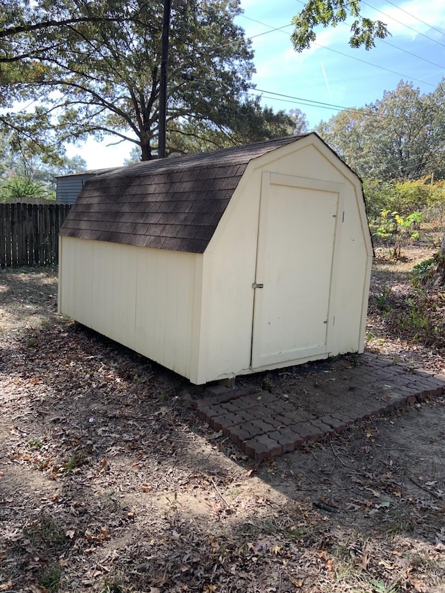 view of outbuilding