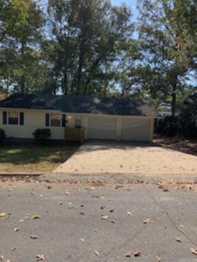 view of front facade with a garage