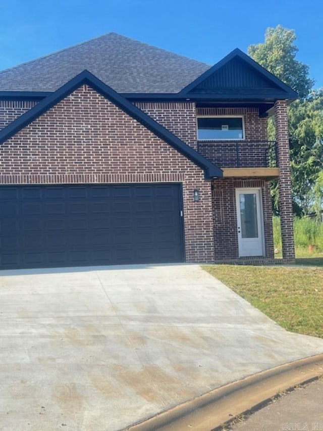 front facade with a front yard