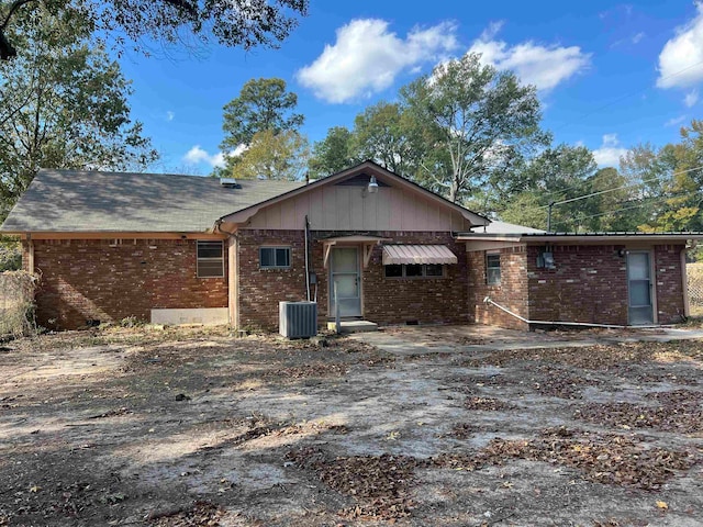 view of front of property featuring central AC