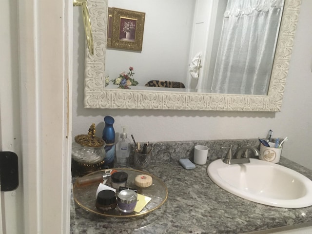 bathroom featuring a sink