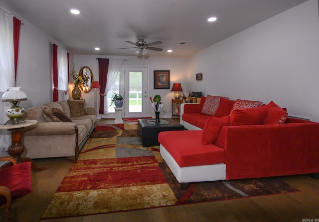 living area featuring recessed lighting, ceiling fan, and wood finished floors