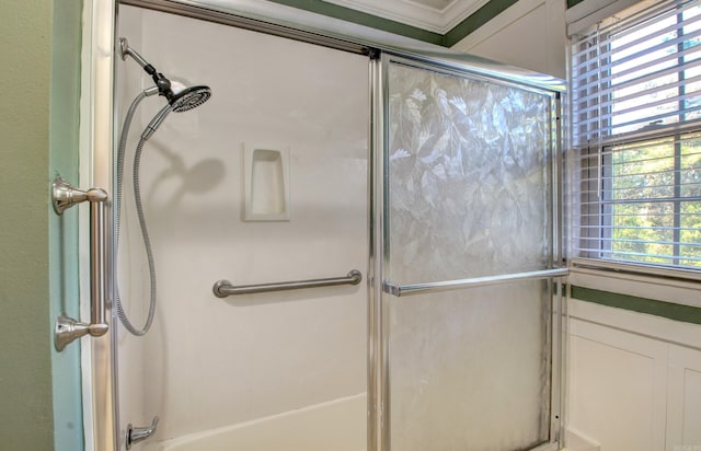 bathroom with ornamental molding