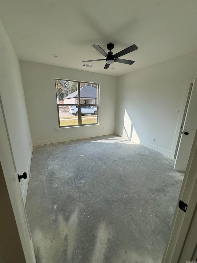 unfurnished room featuring ceiling fan