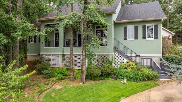 view of front of property with a front yard