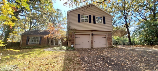 view of front facade featuring a garage