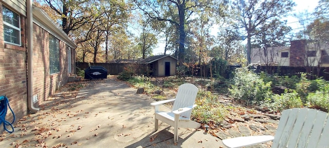 exterior space featuring a shed