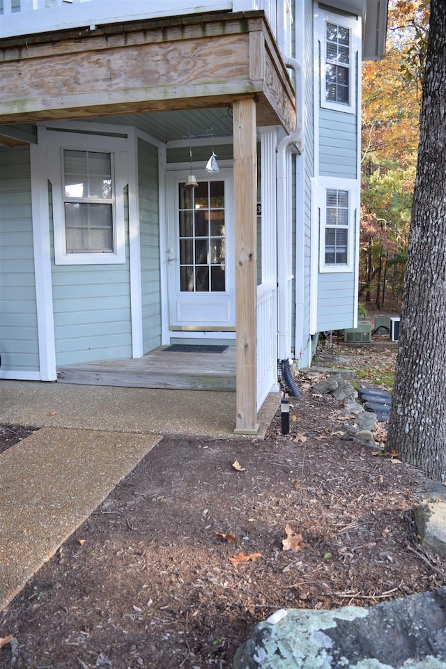 entrance to property with cooling unit