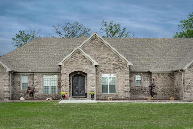 view of front of house with a front yard